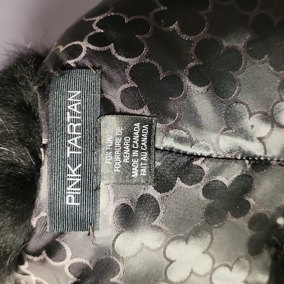 A black fox fur collar - Picture 2 of 4